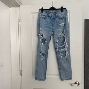 Ripped Tomgirl Jeans